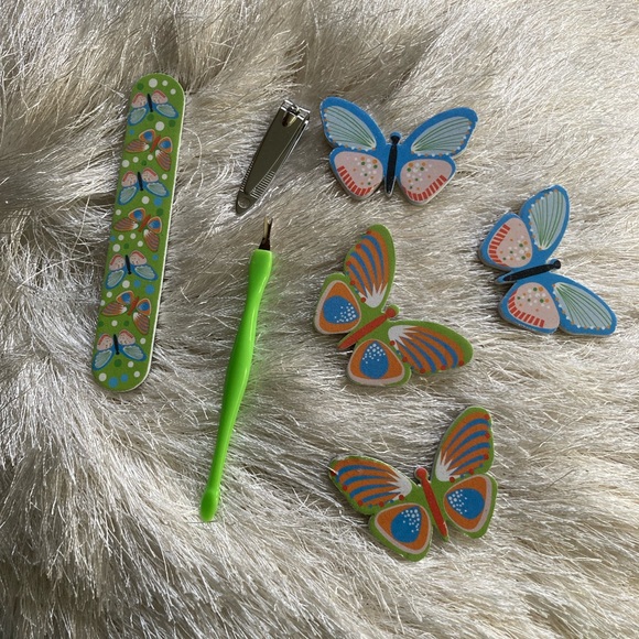 - NIP Butterfly Nail Manicure Grooming Kit 7 Pc Set🩵💚💙💜💛💜💙💚🩵 - Picture 4 of 8